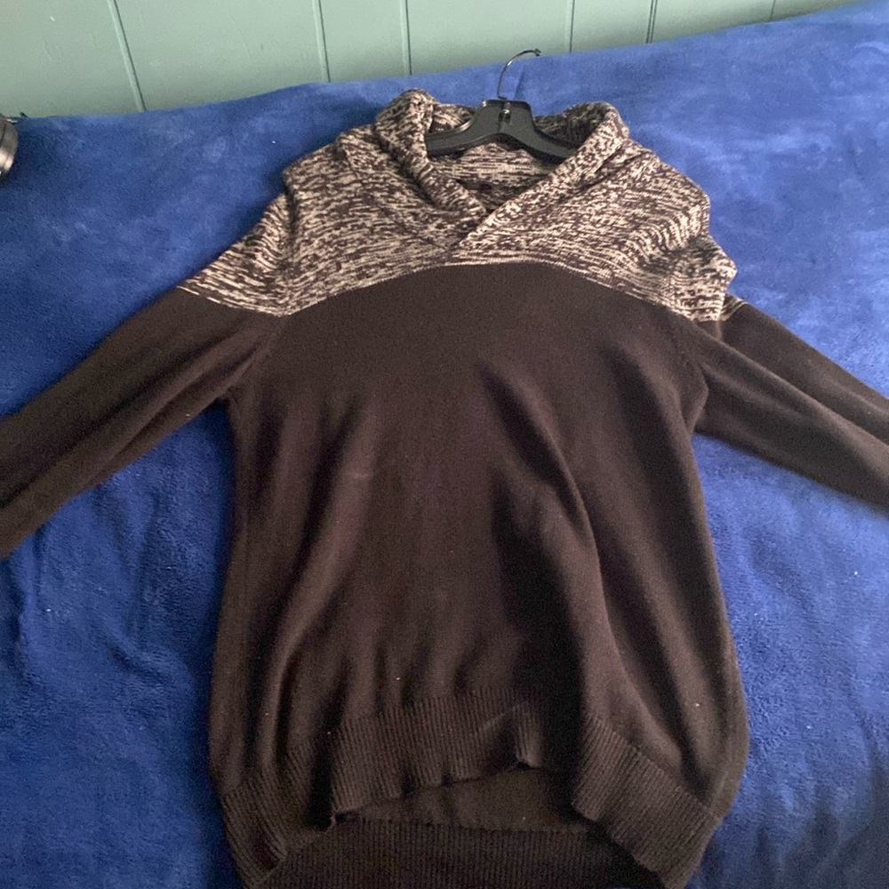 Nice gray and black sweater from express